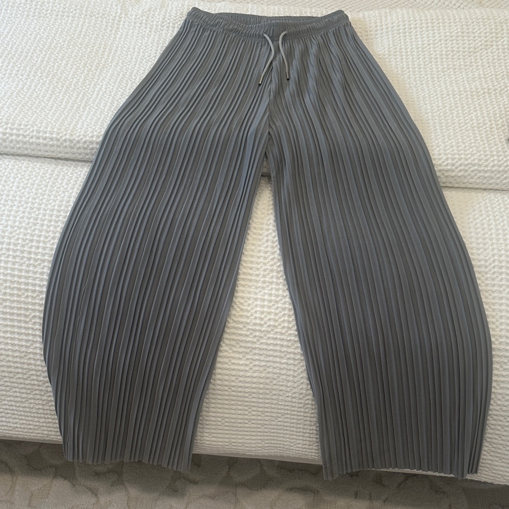 Gray Pleated Wide-Leg Pants